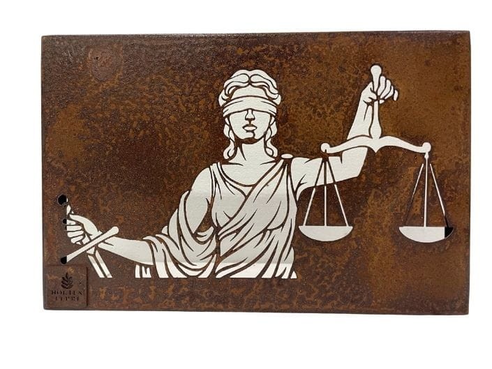 Obraz Waga mała 001.jpg - Obraz 3D kolor rdzy, postarzany na kolor rdzy, przedstawia sąd Temidę symbol sądownictwa - hortus ferri